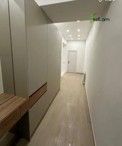 3 սենյականոց բնակարան նորակառույց շենքում Եղիշե Չարենցի փողոցում, 71 ք.մ., բարձր առաստաղներ