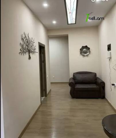 3 սենյականոց բնակարան նորակառույց շենքում կենտրոնում, 131 ք.մ., 5/14 հարկ, 2 սանհանգույց