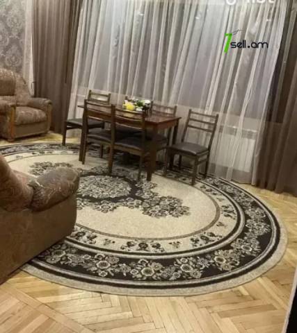 3 սենյականոց բնակարան Բյուզանդի փողոցում, 95 ք.մ., մի քանի պատշգամբ, 1/5 հարկ, կոսմետիկ վերանորոգում