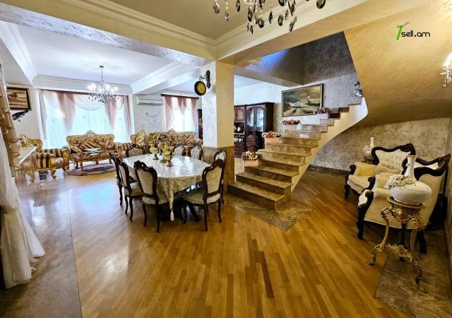 Երկու հարկանի քարե տուն Կուրղինյան փողոցում Մալաթիա Սեբաստիայում, 900 ք.մ., 2 սանհանգույց