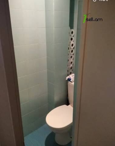 3 սենյականոց բնակարան, Դավիթ Մալյան փողոցի նրբանցք, 73 ք.մ., կապիտալ վերանորոգված, քարե շենք