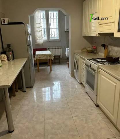 3 սենյականոց բնակարան Ֆրիկի փողոցում, 100 ք.մ., 3/9 հարկ, կապիտալ վերանորոգված