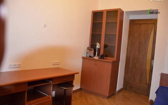 3 սենյականոց բնակարան Նար-Դոսի փողոցում, 90 ք.մ., 2 սանհանգույց, բարձր առաստաղներ, նախավերջին հարկ