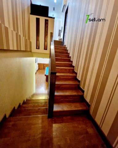 Ընդարձակ 5 սենյականոց բնակարան նորակառույց շենքում Այգեձորի փողոցում, 300 ք.մ., 3+ սանհանգույց