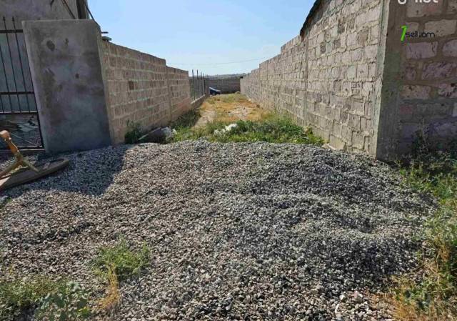 Հողատարածք բնակելի շինությունների համար Զովունիում, 312 ք.մ.