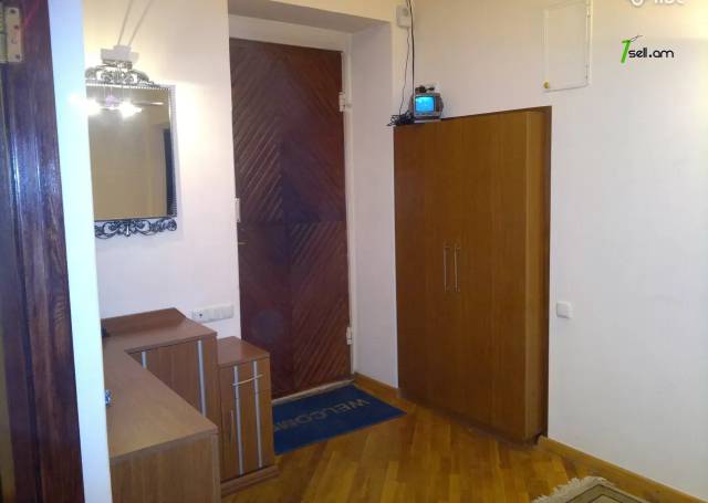 4 սենյականոց բնակարան Կոմիտասի պողոտայում, 110 ք.մ., բարձր առաստաղներ, նախավերջին հարկ