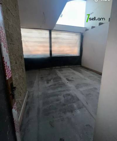 2 սենյականոց բնակարան նորակառույց շենքում Մարշալ Բաղրամյան պողոտայում, 78 քմ, բարձր առաստաղներ