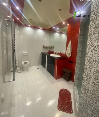 3 սենյականոց բնակարան նորակառույց շենքում Պուշկինի փողոցում, 96 քմ, 8/10 հարկ, բարձր առաստաղներ