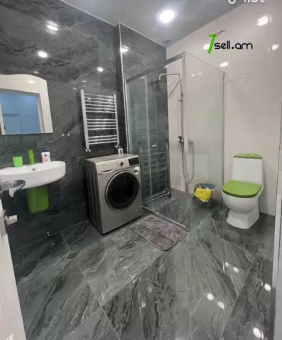 4 սենյականոց բնակարան նորակառույց շենքում Նիկողայոս Ադոնցի փողոցում, 130 ք.մ., 2 սանհանգույց