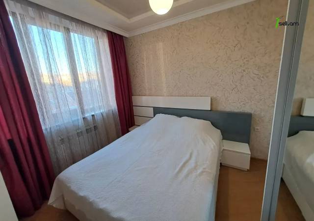 2 սենյականոց բնակարան Թումանյան փողոցում, 50 ք.մ., 2/5 հարկ, կապիտալ վերանորոգված, քարե շենք