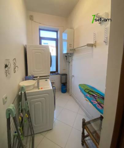 Երկու հարկանի քարե տուն Նոր Նորքում, 800 ք.մ., 3+ սանհանգույց, եվրովերանորոգված