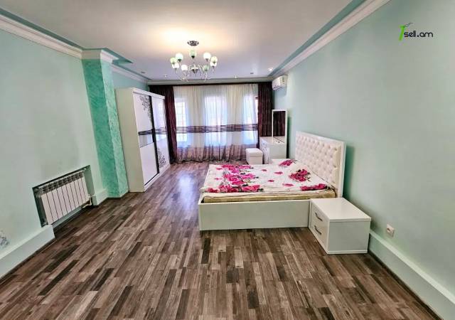 Երկու հարկանի քարե տուն Սևաստոպոլյան փողոցում Արաբկիրում, 572 ք.մ., 3+ սանհանգույց