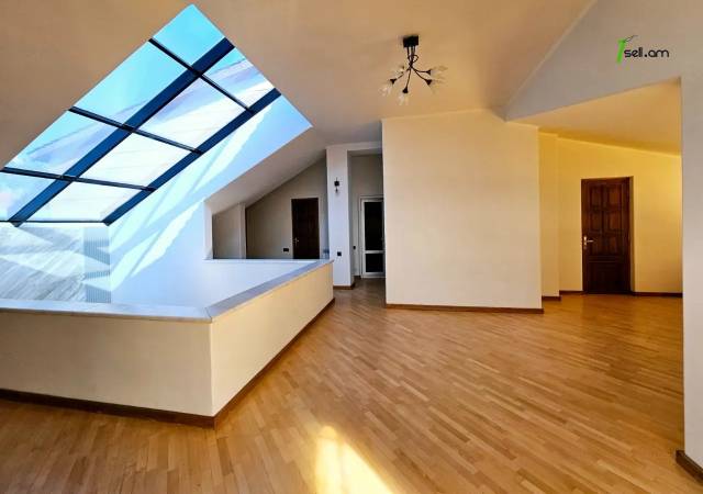 Երկու հարկանի տուն Բագրևանդի 20-րդ փողոցում Նոր Նորքում, 1830 ք.մ., 3+ սանհանգույց