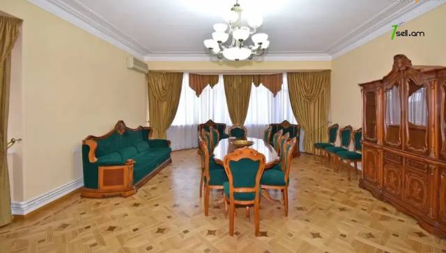 Ընդարձակ 4 սենյականոց բնակարան նորակառույց շենքում Ալեք Մանուկյանի փողոցում, 210 քմ, 2/10 հարկ