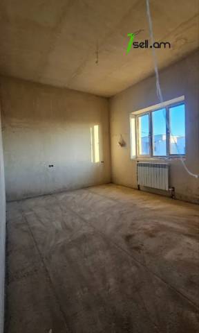 Երեք հարկանի քարե տուն Խաչատուր Աբովյանի 21-րդ փողոցում Առինջում, 1360 ք.մ., 3+ սանհանգույց