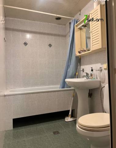 4 սենյականոց բնակարան Հրաչյա Աճառյանի փողոցում, 103 քմ, կապիտալ վերանորոգված, քարե շենք