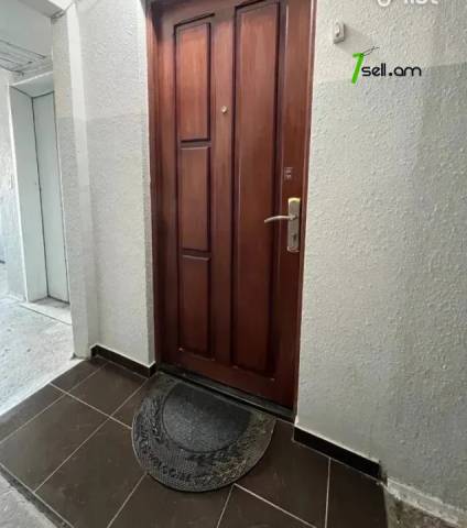 3 սենյականոց բնակարան, Աթոյան փողոցի նրբանցք, 64 ք.մ., նախավերջին հարկ, եվրովերանորոգված