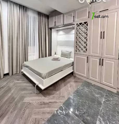 2 սենյականոց բնակարան Սարյանի փողոցում, 81 ք.մ., 2 սանհանգույց, բարձր առաստաղներ, 3/10 հարկ