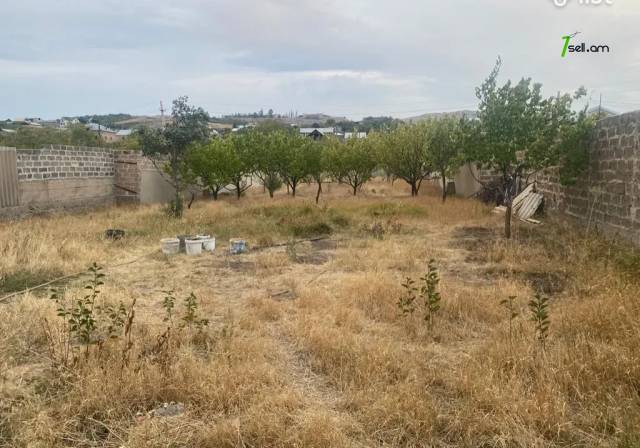 Հողատարածք բնակելի շինությունների համար 1-ին փողոցում Նուռնուսում, 500 ք.մ.