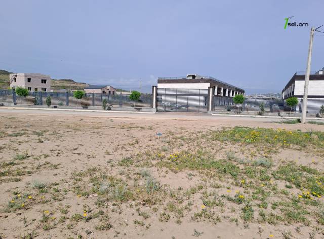 Հողատարածք 400քմ