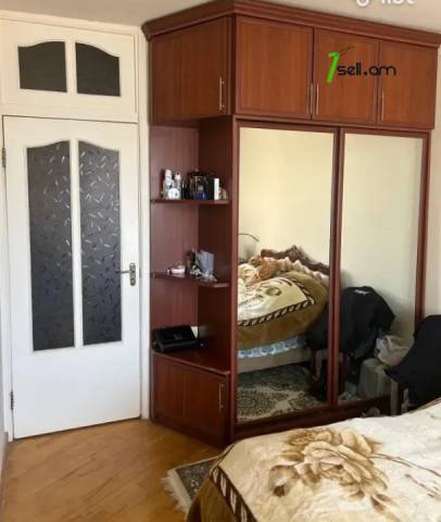 2 սենյականոց բնակարան, Մելիք Մելիքյան փողոցի նրբանցք, 64 ք.մ., նախավերջին հարկ