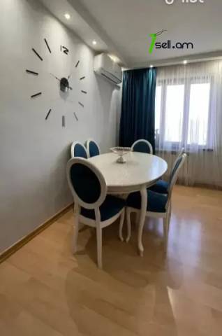 3 սենյականոց բնակարան, Աթոյան փողոցի նրբանցք, 64 ք.մ., նախավերջին հարկ, եվրովերանորոգված