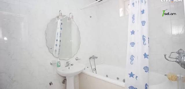 Երեք հարկանի քարե տուն Քեռու փողոցում Արաբկիրում, 610 ք.մ., 3+ սանհանգույց, կապիտալ վերանորոգված