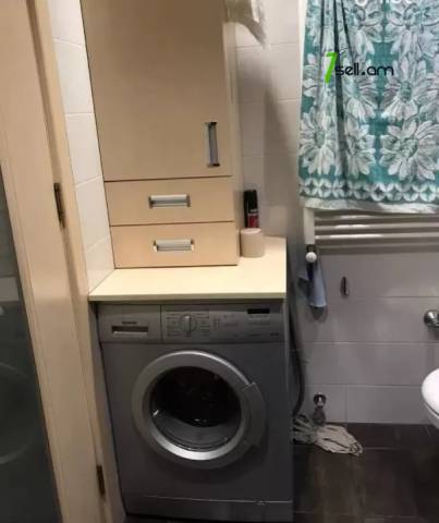 3 սենյականոց բնակարան նորակառույց շենքում Վիկտոր Համբարձումյանի փողոցում, 89 ք.մ., 2 սանհանգույց