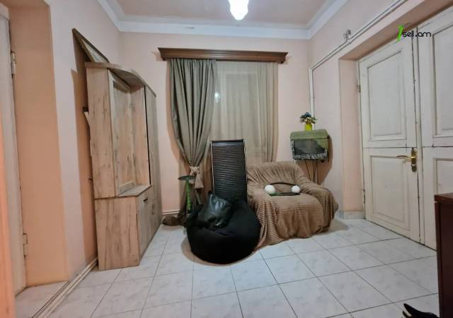 3 սենյականոց բնակարան Ազատության պողոտայում, 126 քմ, 1/5 հարկ, կապիտալ վերանորոգված, քարե շենք