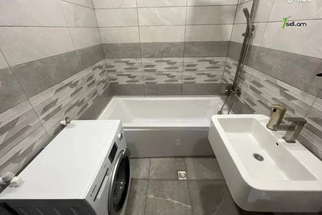 4 սենյականոց բնակարան նորակառույց շենքում Արամ Խաչատրյան փողոցում, 104 քմ, 5/13 հարկ