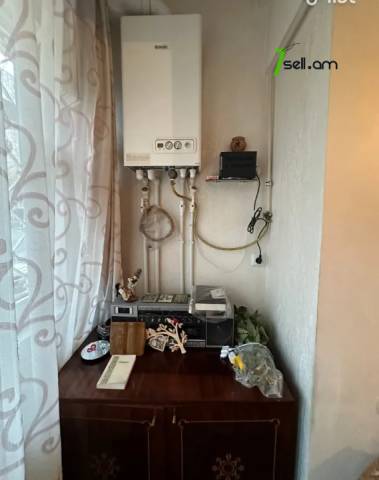 1 սենյականոց բնակարան Վիկտոր Համբարձումյան փողոցում, 43 ք.մ., 2/9 հարկ, կապիտալ վերանորոգված