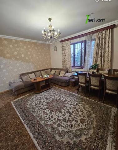 Երկու հարկանի տուն Ֆուչիկի փողոցում Աջափնյակում, 106 քմ, 2 սանհանգույց, կապիտալ վերանորոգված