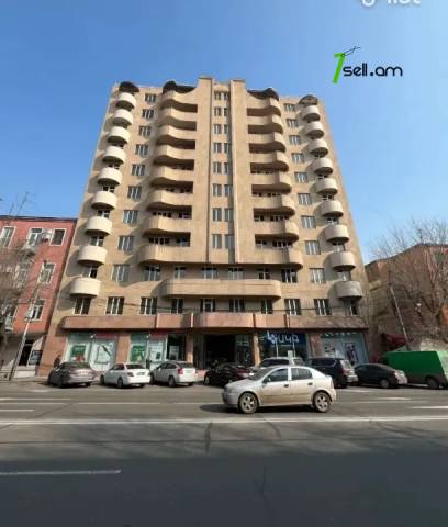 Գրասենյակային տարածք Պարոնյան փողոցում կենտրոնում, 95 ք.մ.