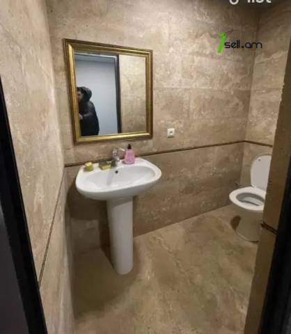 Առևտրային տարածք Լեփսիուսի փողոցում Քանաքեռ Զեյթունում, 610 ք.մ.