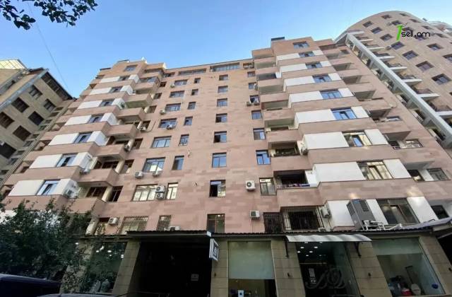 3 սենյականոց բնակարան նորակառույց շենքում Եկմալյան փողոցում, 114 քմ, 3/10 հարկ, 2 սանհանգույց