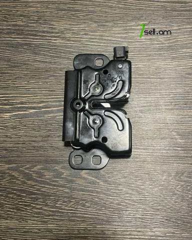 Jeep Cherokee կապոտի զամոկ դաչիկով