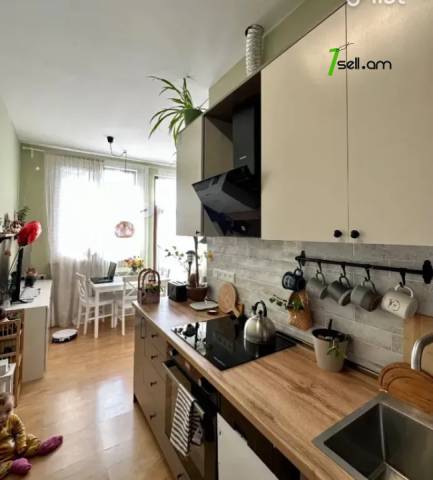 1 սենյականոց բնակարան նորակառույց շենքում Մինսկի փողոցում, 34 ք.մ., դիզայներական ոճով վերանորոգված