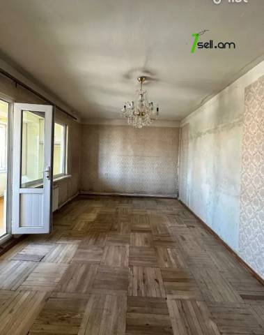 3 սենյականոց բնակարան Սեբաստիայի փողոցում, 74 քմ, նախավերջին հարկ, մասնակի վերանորոգում