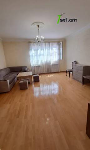 Մեկ հարկանի քարե տուն Տոլստոյի փողոցում կենտրոնում, 80 քմ, կապիտալ վերանորոգված