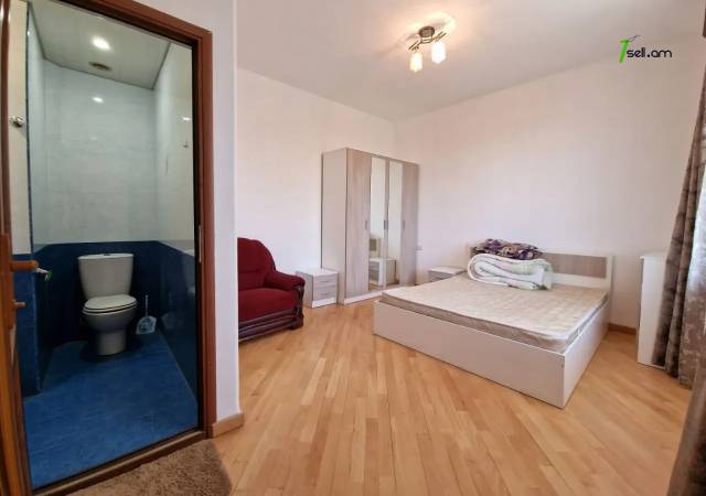 Երկու հարկանի քարե տուն Լուկաշինի փողոցում Աջափնյակում, 300 ք.մ., 3+ սանհանգույց