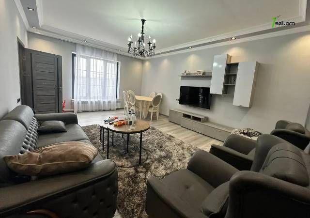 Երկու հարկանի քարե տուն 21-րդ փողոցում Զովունիում, 220 ք.մ., 2 սանհանգույց, կապիտալ վերանորոգված