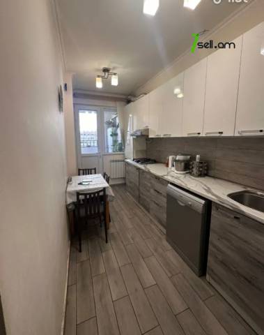 3 սենյականոց բնակարան, Ավան-Առինջ 1-ին միկրոշրջան, 82 քմ, նախավերջին հարկ, եվրովերանորոգված