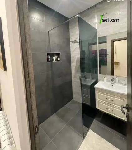 2 սենյականոց բնակարան նորակառույց շենքում Արամ Խաչատրյանի փողոցում, 61 քմ, 5/11 հարկ