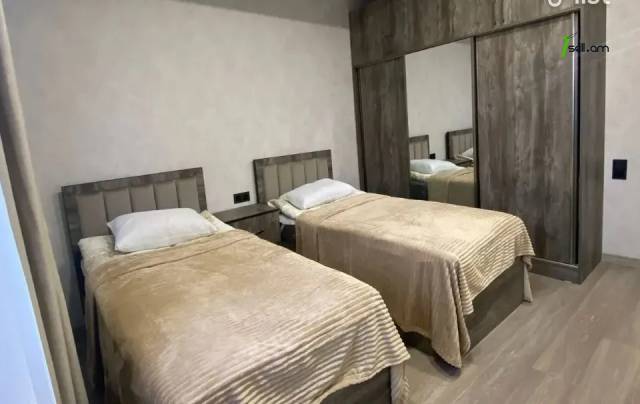 3 սենյականոց բնակարան նորակառույց շենքում Դերենիկ Դեմիրճյանի փողոցում, 125 ք.մ., 2 սանհանգույց