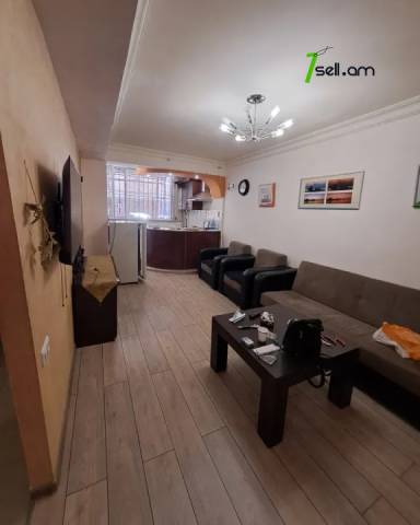 2 սենյականոց բնակարան Եզնիկ Կողբացու փողոցում, 50 ք.մ., 1/11 հարկ, կոսմետիկ վերանորոգում