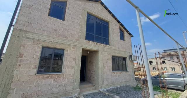 Երկու հարկանի քարե տուն 25-րդ փողոցում Զովունիում, 150 ք.մ., կապիտալ վերանորոգված