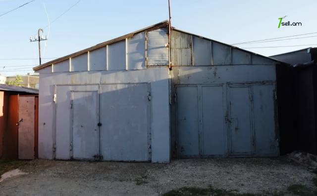 3 սենյականոց բնակարան Շիրակացի փողոցում, 81 ք.մ., 1/3 հարկ, եվրովերանորոգված, քարե շենք