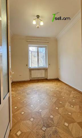 Երկու հարկանի քարե տուն Սեպուհի փողոցում Արաբկիրում, 890 ք.մ., 2 սանհանգույց, կապիտալ վերանորոգված