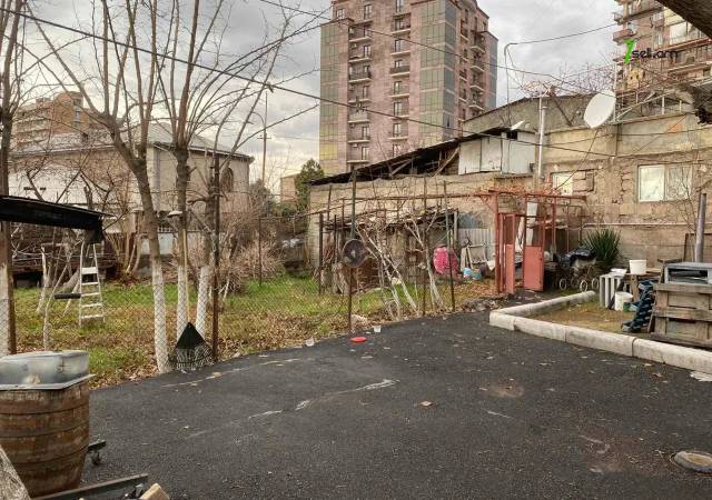 Հողատարածք բնակելի շինությունների համար Գյուլբենկյան փողոցում Արաբկիրում, 600 քմ