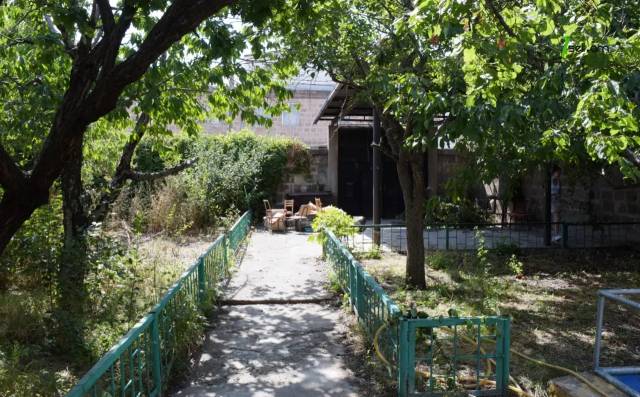 Երկու հարկանի քարե տուն, Պավլովի փողոցի 2-րդ նրբանցք Գյումրիում, 286 ք.մ., 2 սանհանգույց